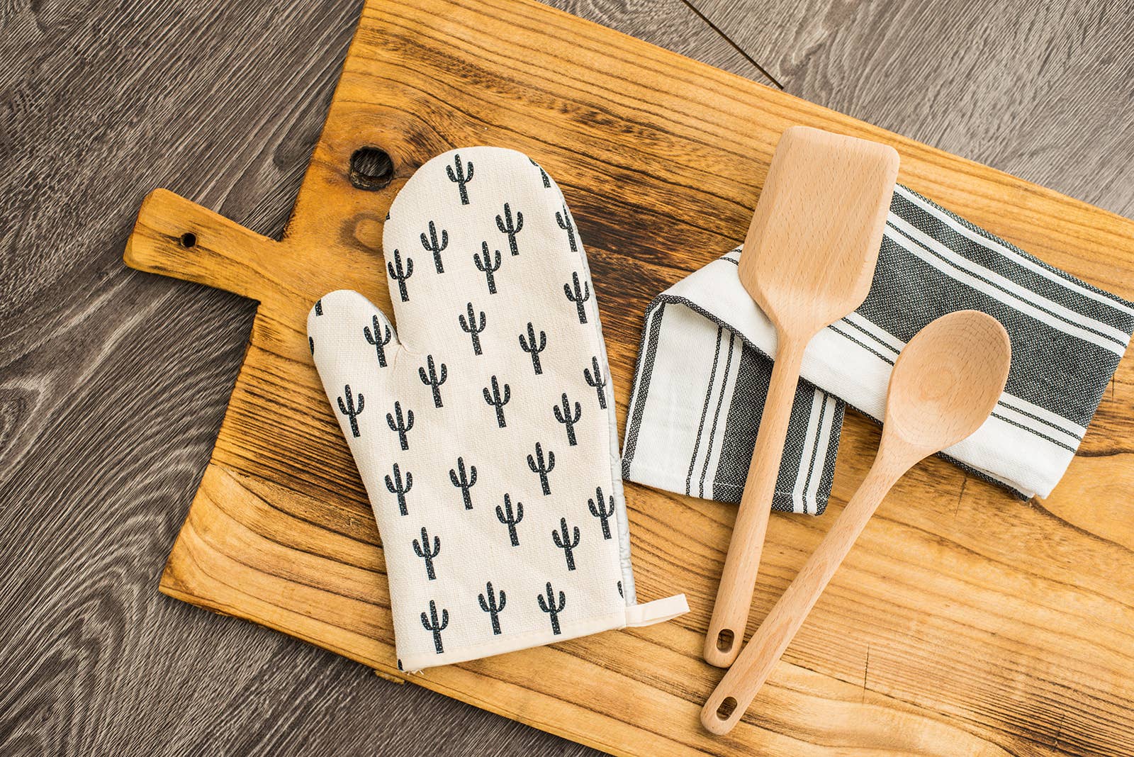 Oven Mitt | White with Black Saguaro